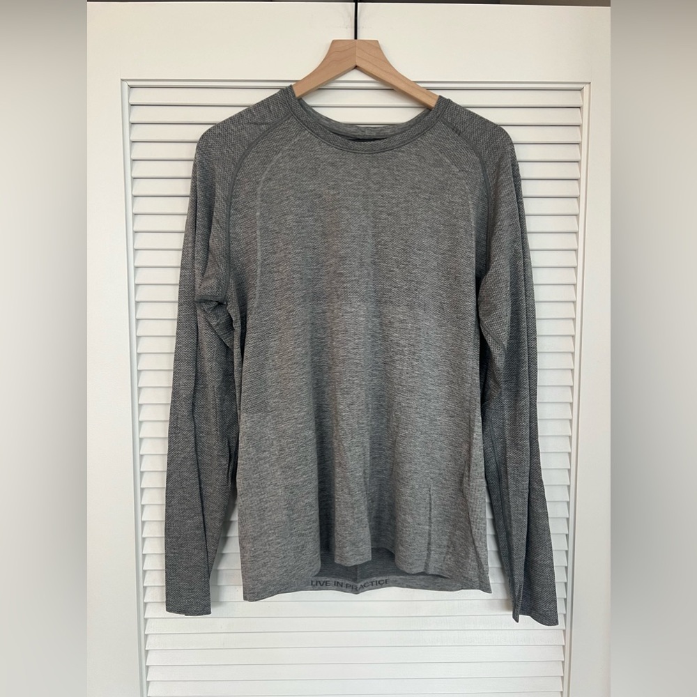 Men’s Lululemon Long Sleeve Shirt